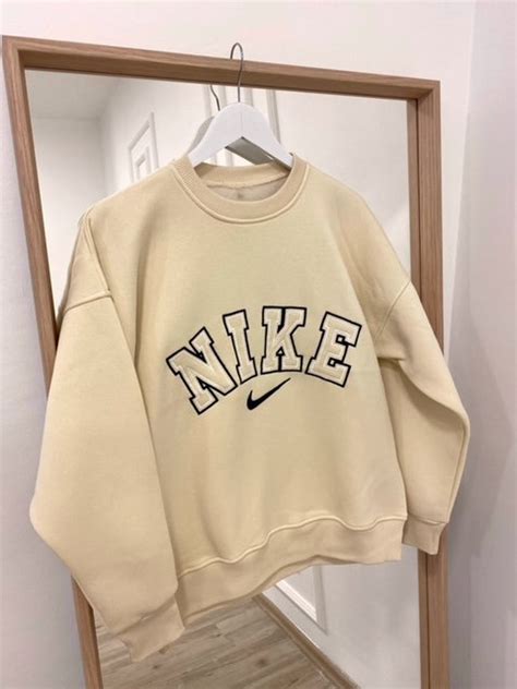 trendy Nike sweatshirts